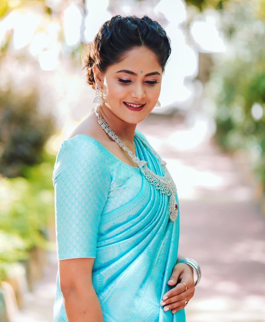 Elegant Kanjivaram Silk Saree for Women - Beautiful Aqua Blue Sari with Blouse Piece - 5.5 Mtr Party Wear for Festivals and Weddings