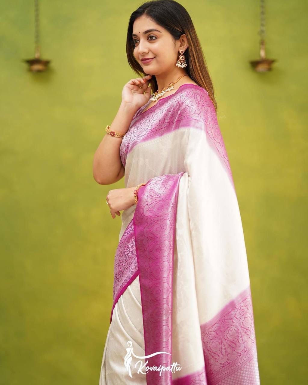 White and Pink Banarasi Silk Saree for Women | Traditional Kanjivaram-Style Saree with Rich Zari Weaving and Blouse Piece – Perfect for Wedding, Party & Festive Wear